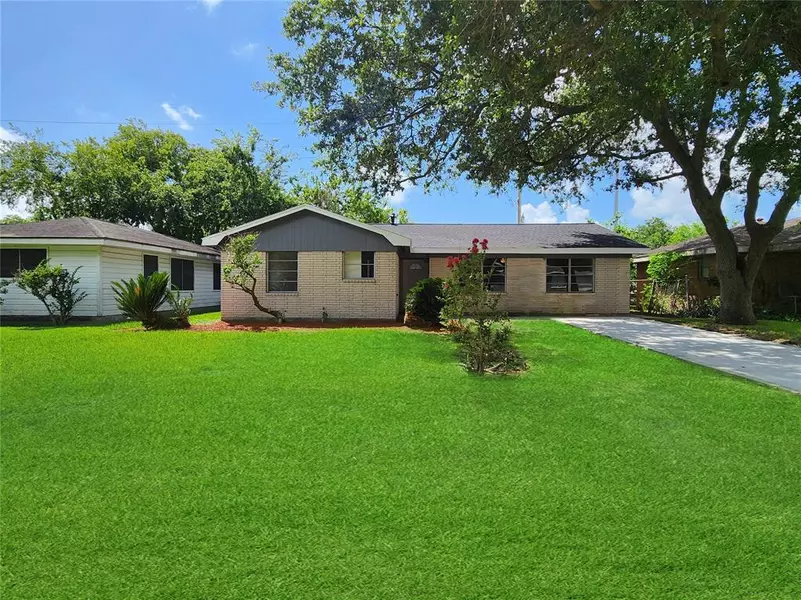 313 Elaine ST, La Marque, TX 77568