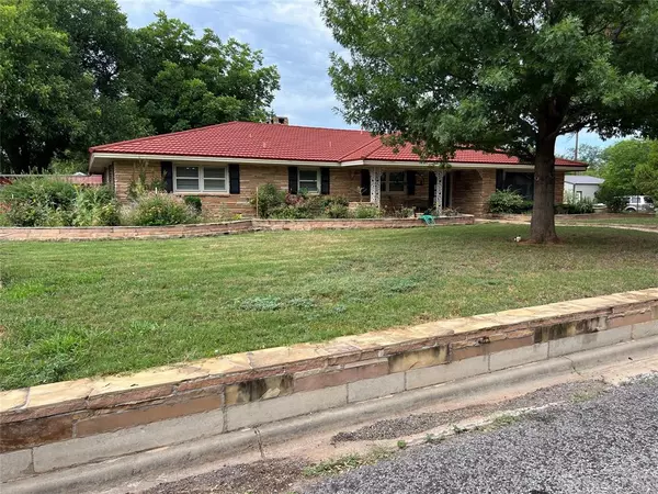 Childress, TX 79201,811 Avenue H NW