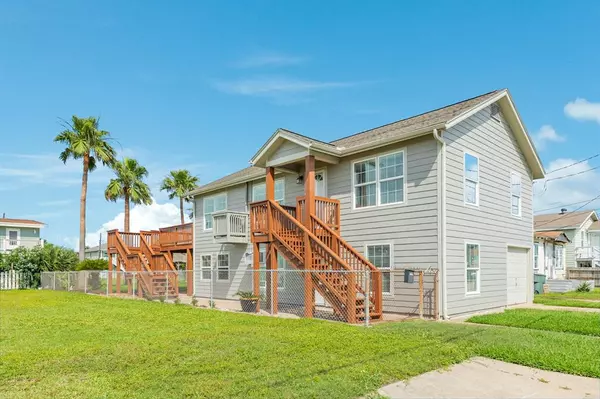 1029 62nd ST, Galveston, TX 77551