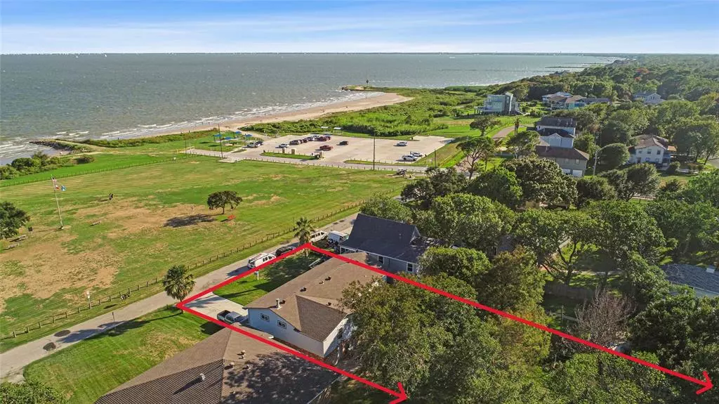 4820 Palm ST, Seabrook, TX 77586