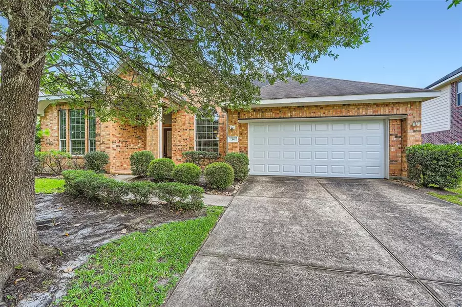 34 S April Mist CIR, Conroe, TX 77385