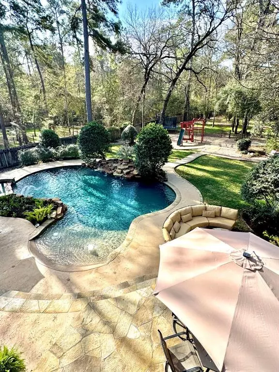 74 S Shawnee Ridge CIR, The Woodlands, TX 77382