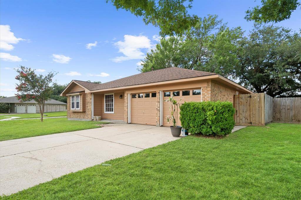 Pasadena, TX 77505,5915 Ray DR