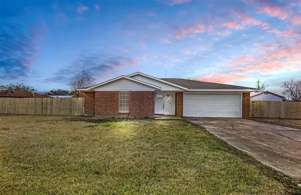 Highlands, TX 77562,2206 Goldenrod ST