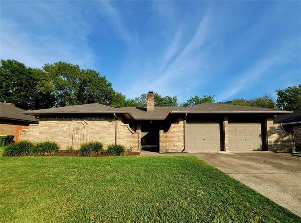 2803 Crane DR, Pearland, TX 77581