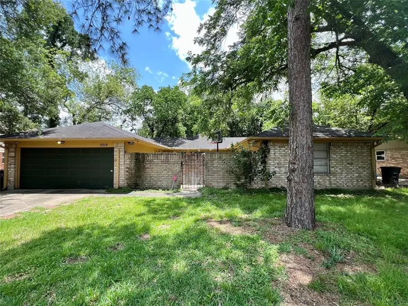 5519 Sheraton Oaks DR, Houston, TX 77091