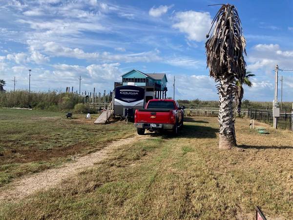 Gilchrist, TX 77617,1079 VAN SANT