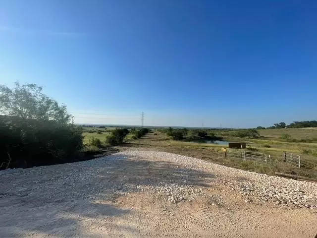 TR 4 Private RD, Seguin, TX 78155