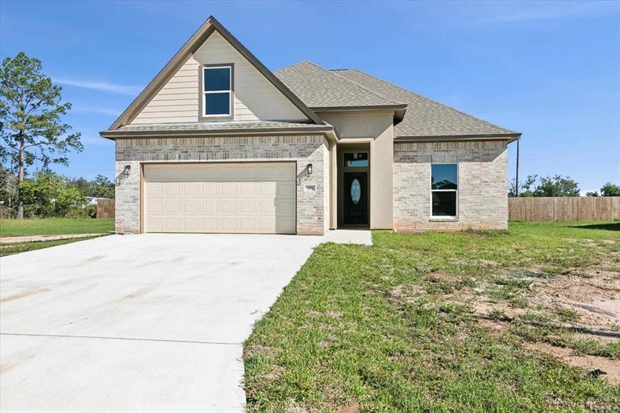 916 E Arizona ST, Bridge City, TX 77611