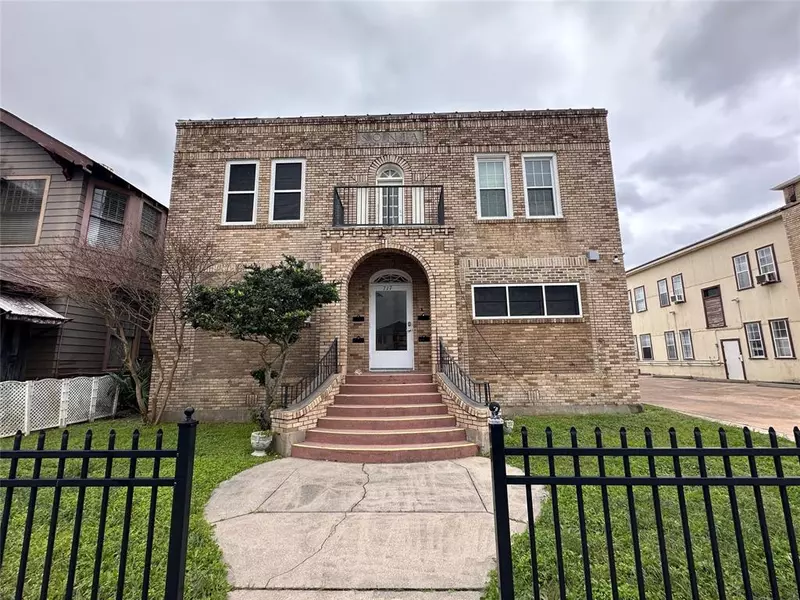 717/725 Broadway Street, Galveston, TX 77550