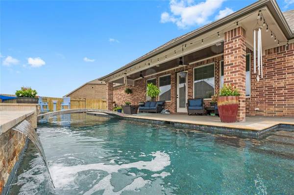 13510 Red Bloom CIR, Mont Belvieu, TX 77535