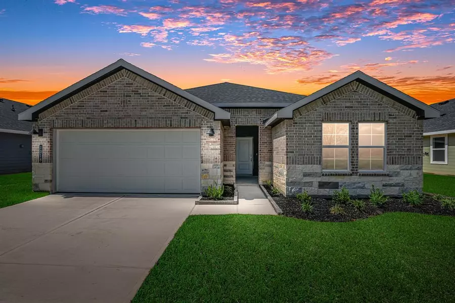 1018 Great Barracuda LN, Alvin, TX 77511