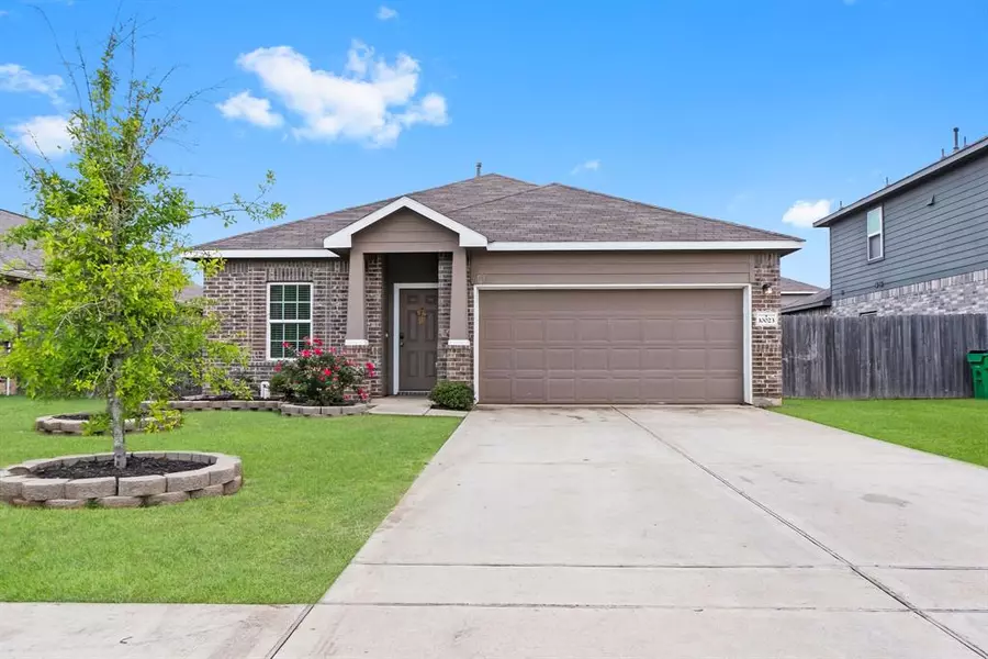 10023 Pine Valley CT, Baytown, TX 77521