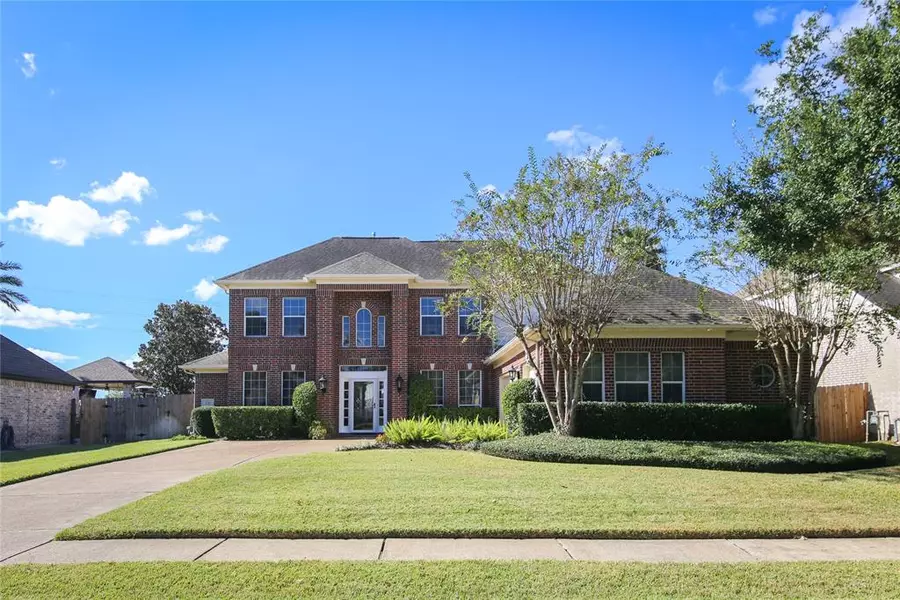 2710 Newbury CT, Pearland, TX 77584