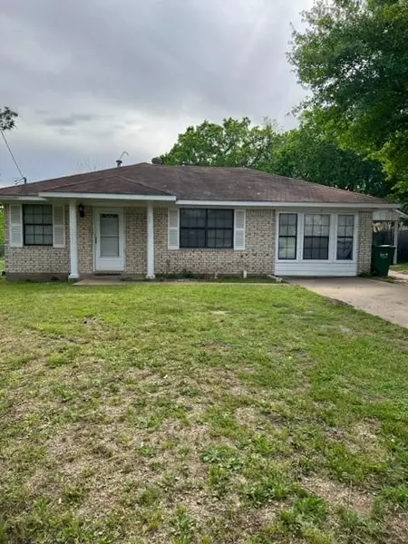 310 Boehm CIR, Brenham, TX 77833