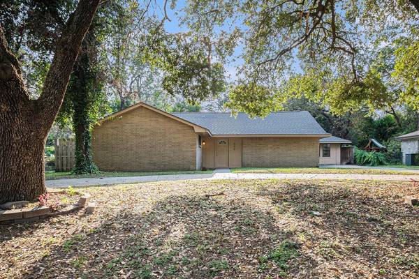 628 Brook Hollow DR, Conroe, TX 77385