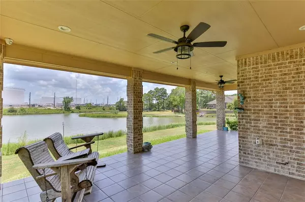 Shoreacres, TX 77571,3531 Bayou Forest DR