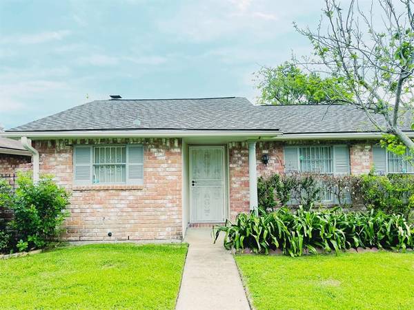 13137 High Star Dr, Houston, TX 77072