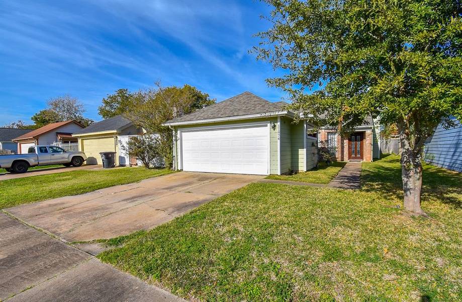 11874 Fairpoint DR, Houston, TX 77099