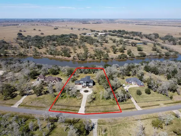 31734 Bayou BND, Richwood, TX 77515