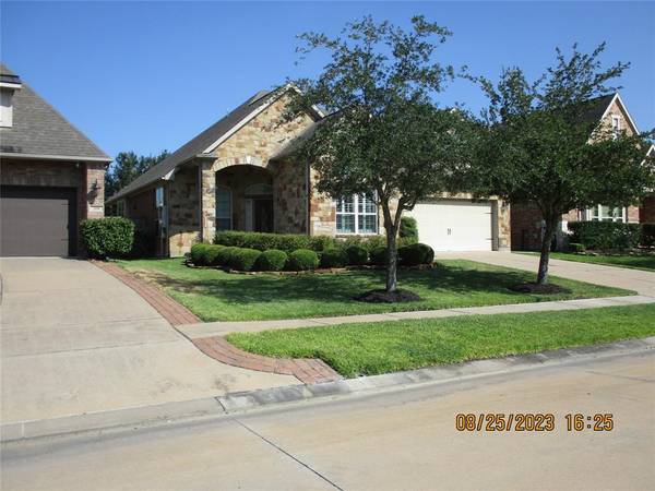 711 Victory Terrace LN,  Friendswood,  TX 77546