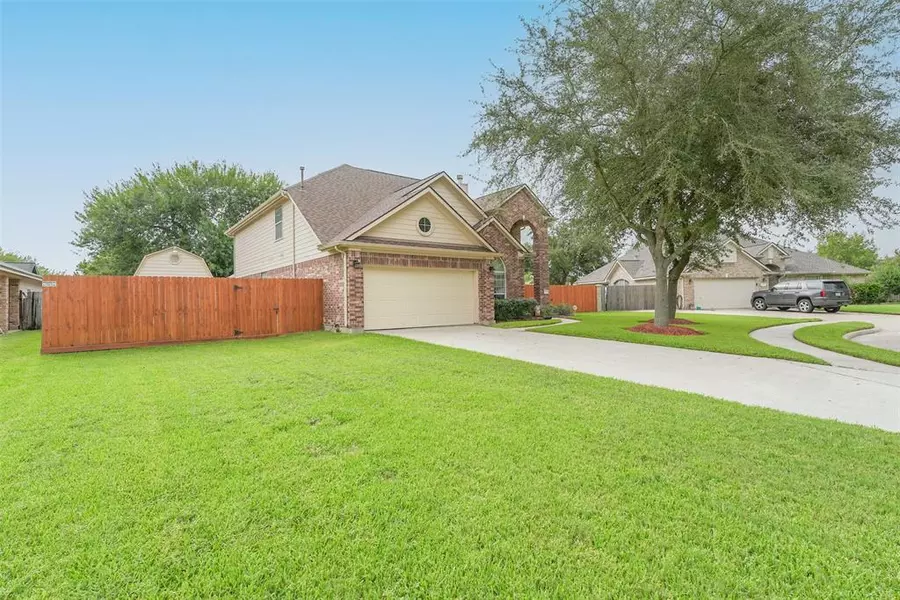 1606 N Yellowstone DR, Deer Park, TX 77536