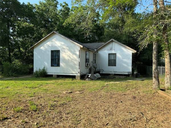 206 County Road 4017, Dayton, TX 77535