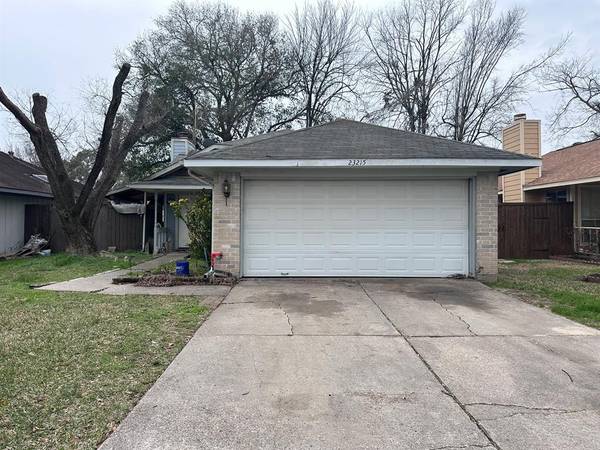 23215 Tree House LN, Spring, TX 77373