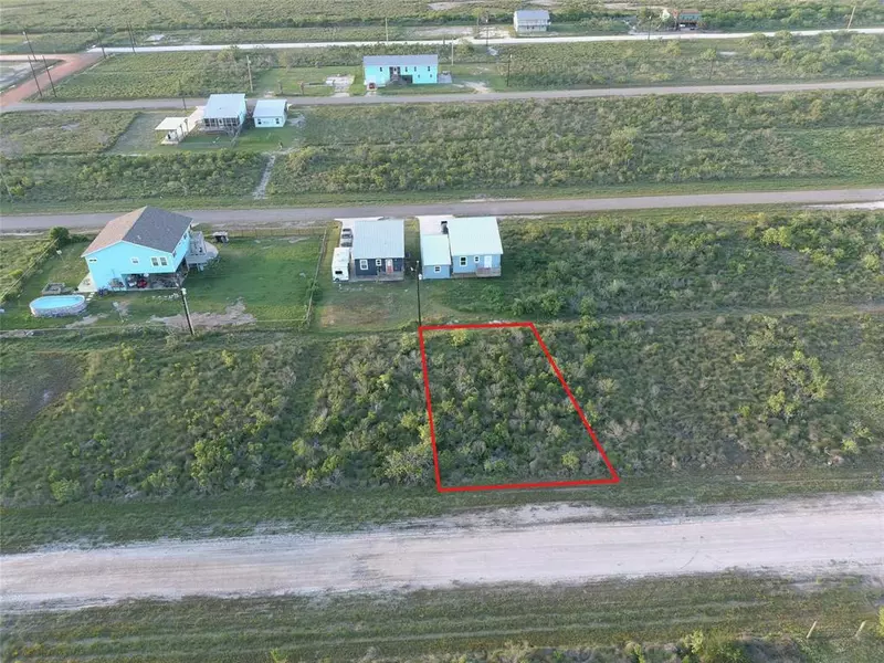 381 W Live Oak LN, Rockport, TX 78382