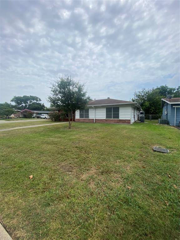 220 Crockett ST,  Port Lavaca,  TX 77979