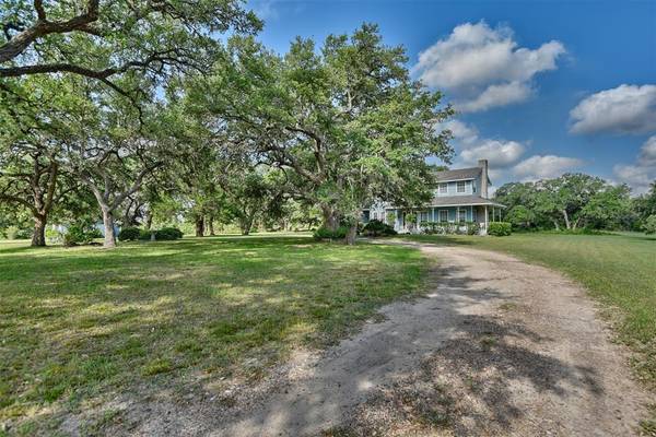 5925 FM 2145 RD, La Grange, TX 78945