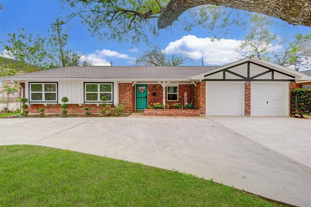 8706 Glen Valley DR, Houston, TX 77061