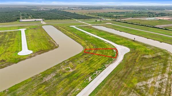 3010 Peninsula Point DR, Palacios, TX 77465