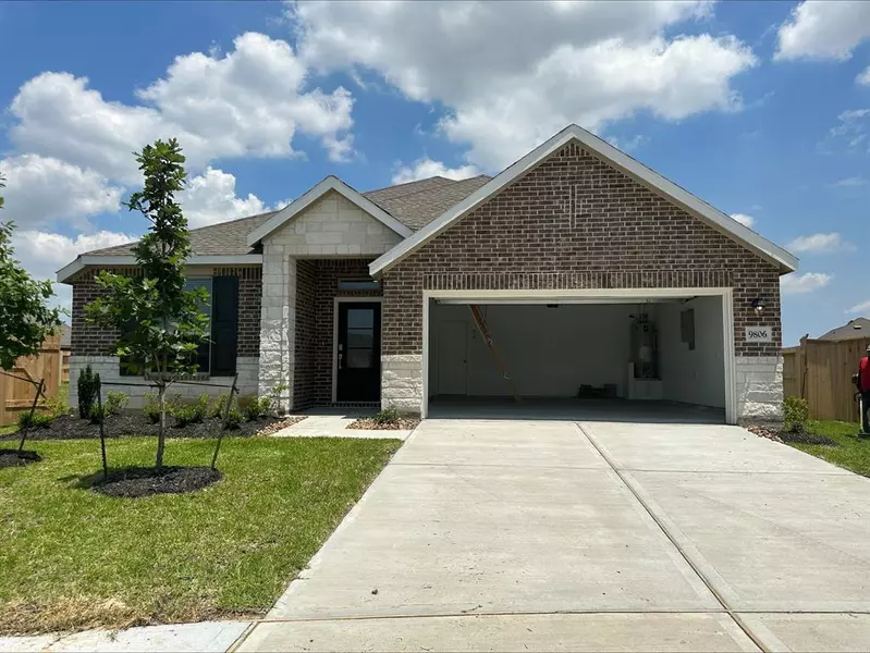 9806 Dover Colony CT, Baytown, TX 77521