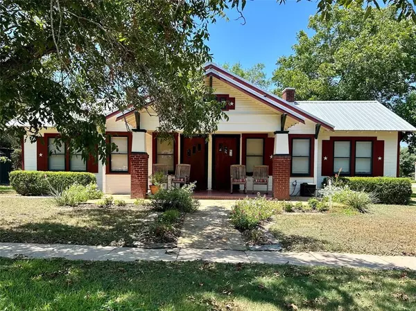 306 S Market ST, Flatonia, TX 78941