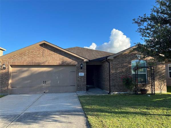 2622 Tracy LN, Highlands, TX 77562