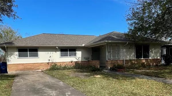 1922 14th AVE N, Texas City, TX 77590