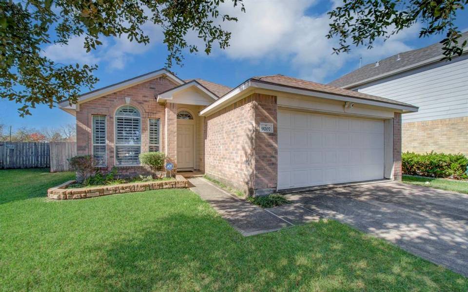 9207 Dogwood View LN, Houston, TX 77064