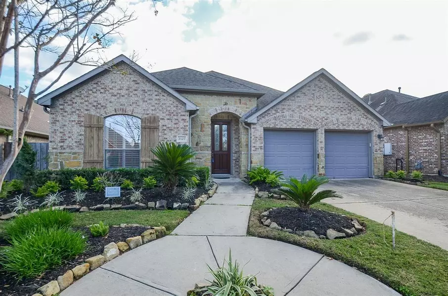 2127 Ascot LN, Sugar Land, TX 77479