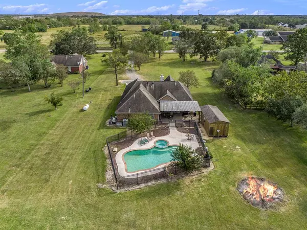 2840 County Road 719, Alvin, TX 77511