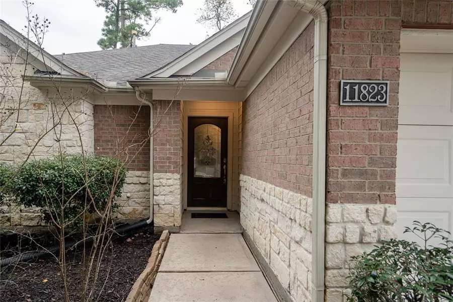 11823 Misty Peak LN, Humble, TX 77346