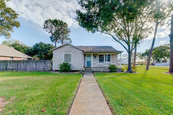 1919 34th AVE N,  Texas City,  TX 77590