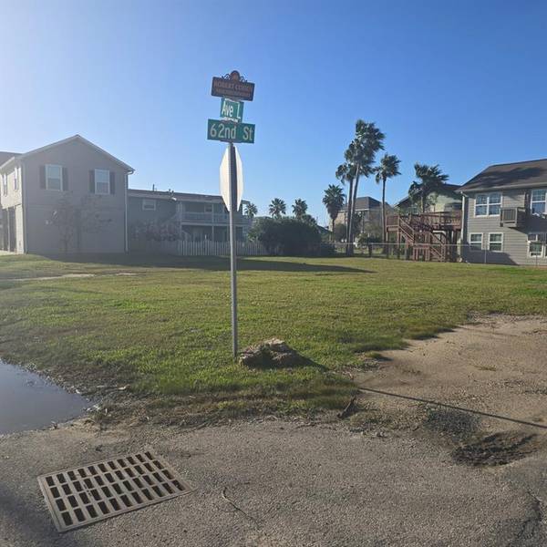 1127 62nd ST, Galveston, TX 77551