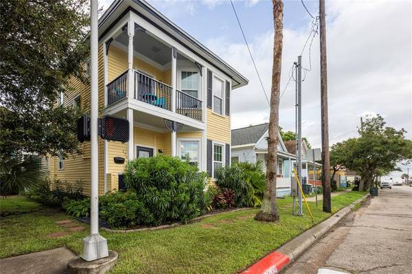 1702 21st ST, Galveston, TX 77550