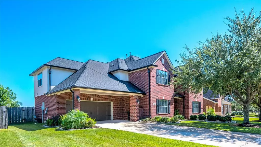 1403 Garden Glen LN, Pearland, TX 77581