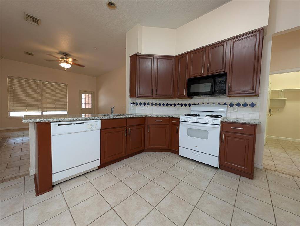 Katy, TX 77450,20815 Figurine CT