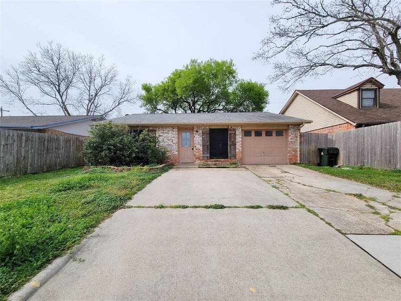 1018 Bacliff DR, Bacliff, TX 77518