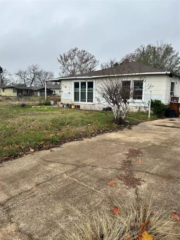 Hearne, TX 77859,808 W 9th ST