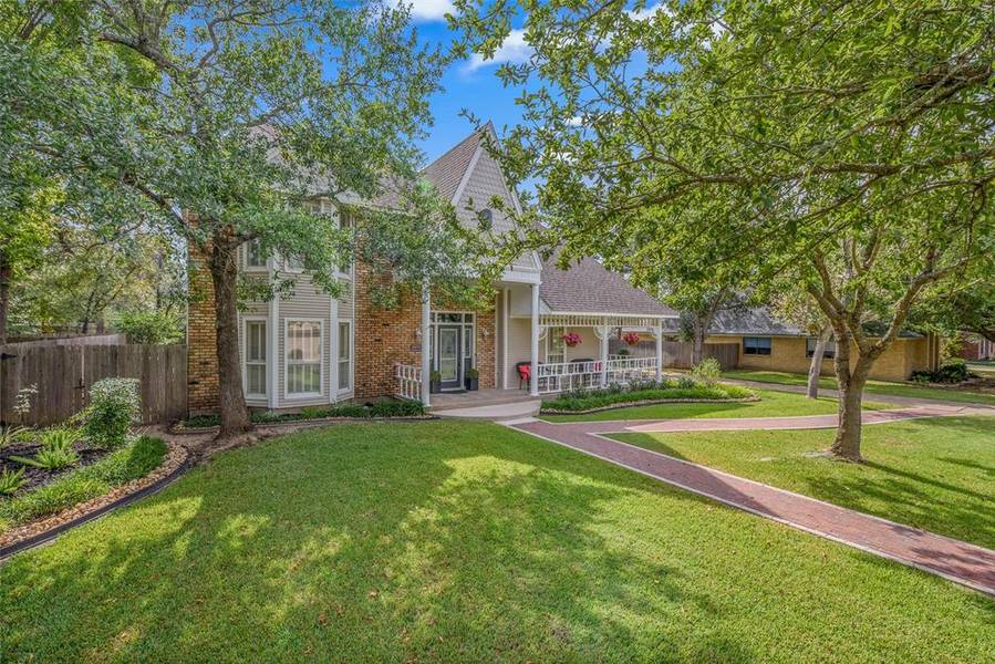 6414 Windwood DR, College Station, TX 77845