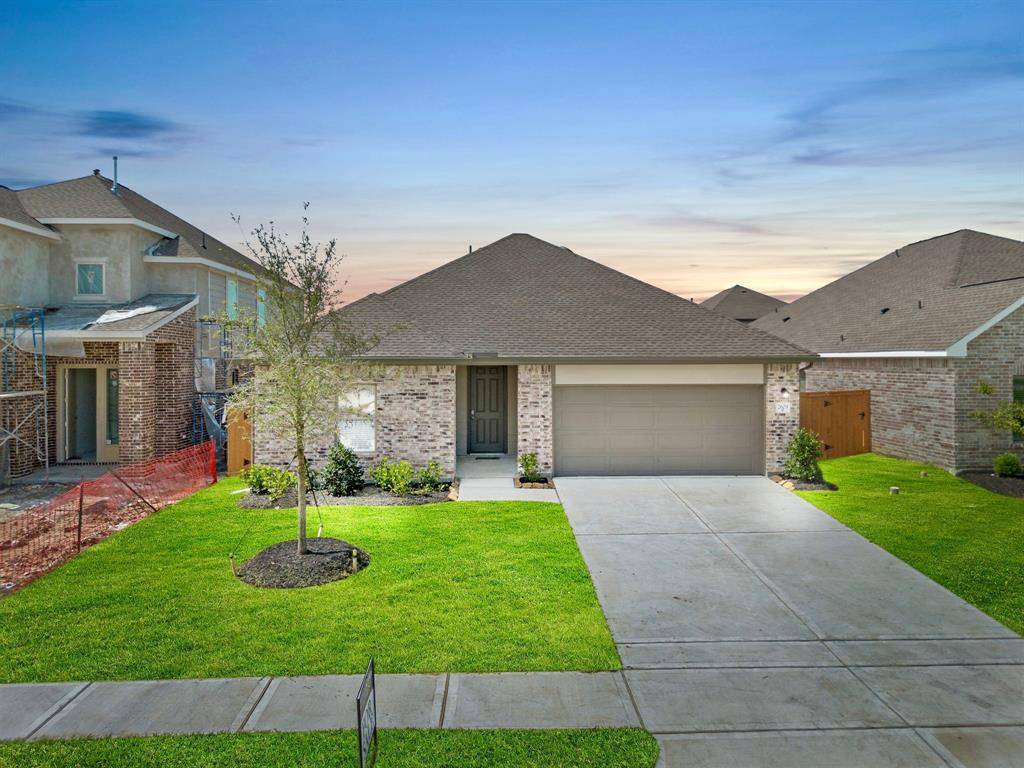 2609 Lake Bryan DR, Dayton, TX 77535